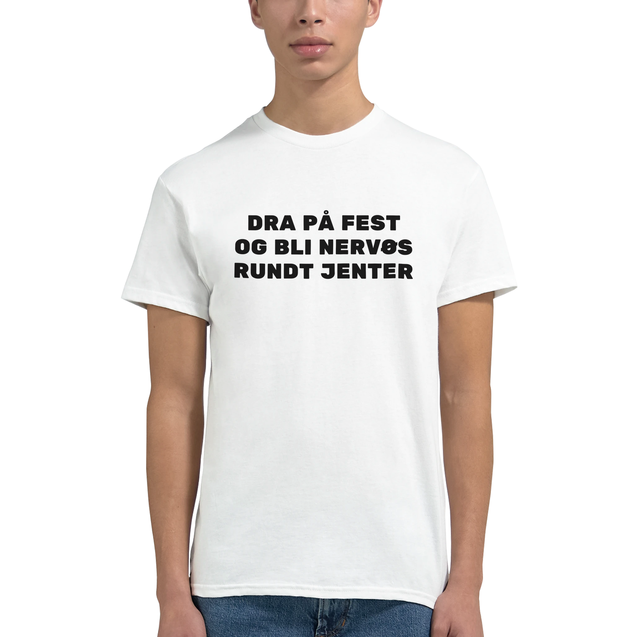 Dra på fest og bli nervøs rundt jenter – morsom t-skjorte fra Køddeklær