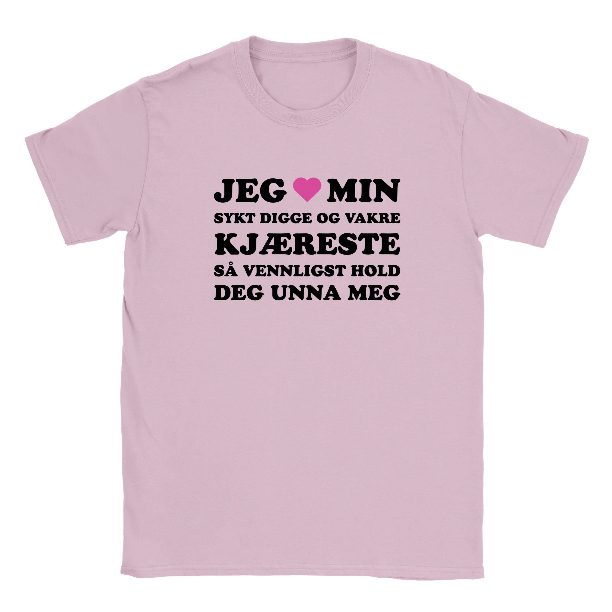 Jeg elsker min sykt digge og vakre kjæreste så vennligst hold deg unna meg - Baby tee – Light Pink