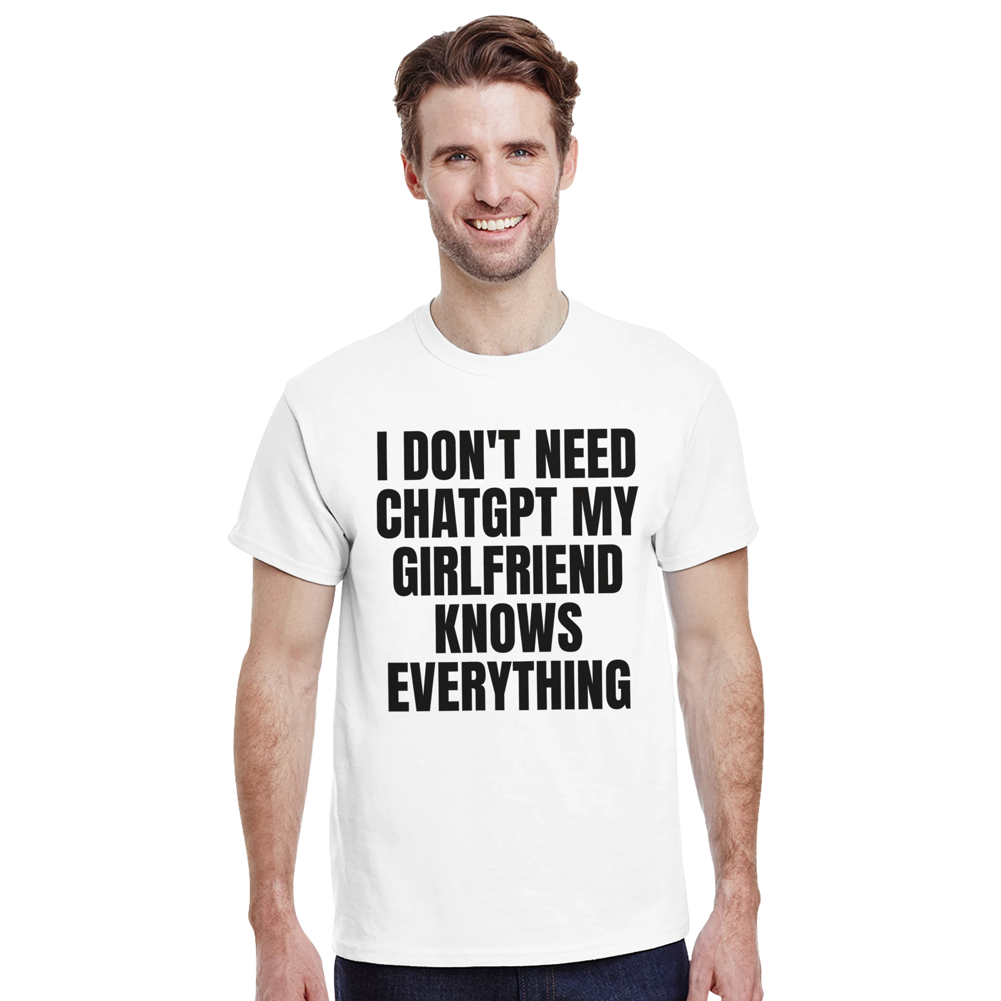 I don't need ChatGPT my girlfriend knows everything – morsom t-skjorte fra Køddeklær